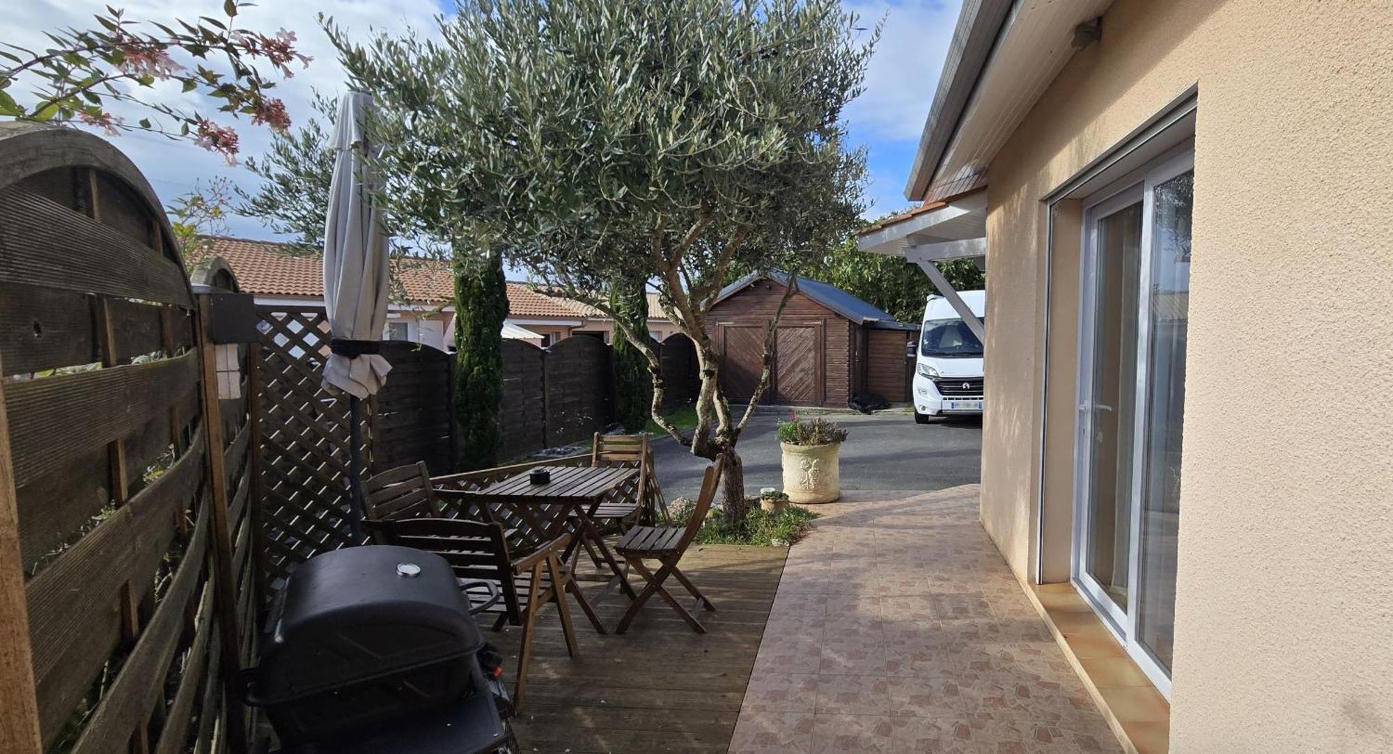 Welcome Logement Avec Terrasse Proche Bordeaux Saint-André-de-Cubzac Esterno foto